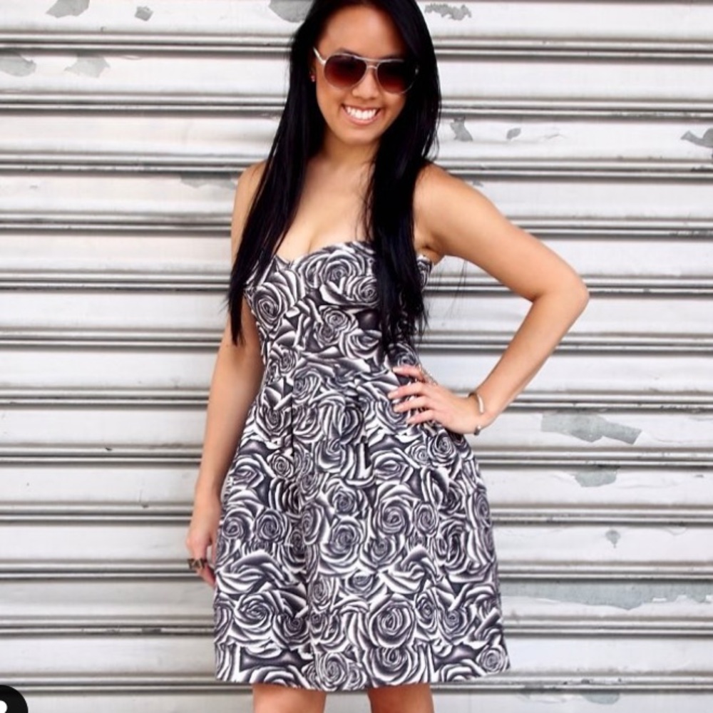 Rose strapless dress